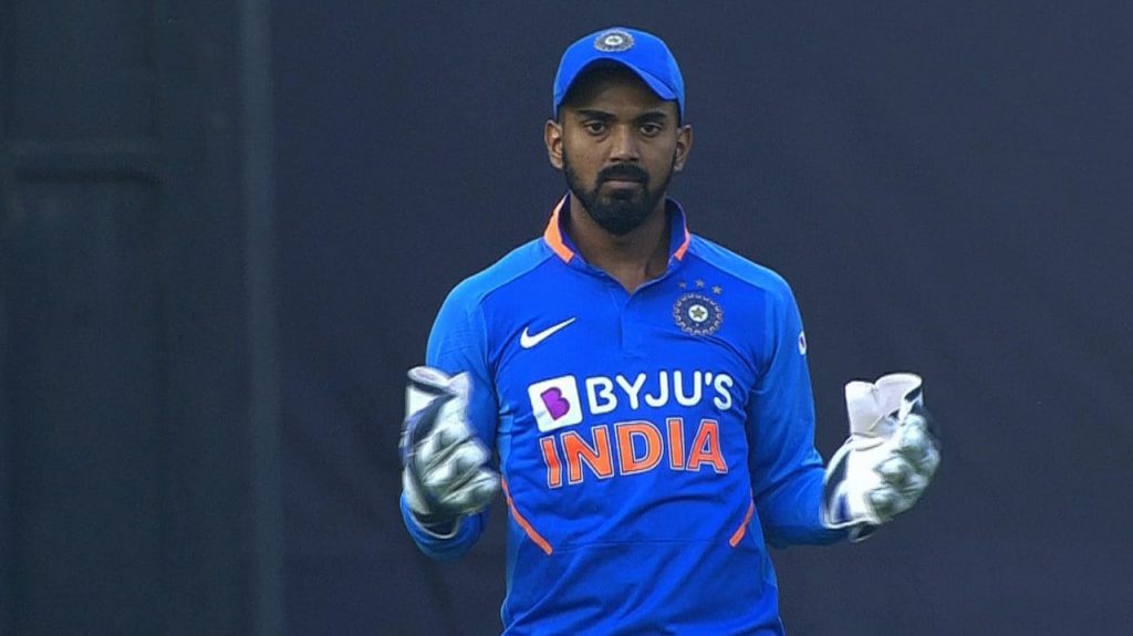 Watch: Fans mock KL Rahul's wicket-keeping folly by cheering 'Dhoni! Dhoni!'
