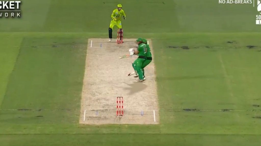 During the match, Marnus Stoinis had a big bash collision with his teammate Nick Larkin while running between the wickets.