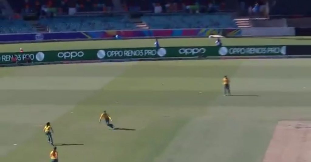 In the SA W vs THA W match, Laura Wolvaardt took blinder in the 11th match of the ongoing T20 Women World Cup 2020, Watch video here