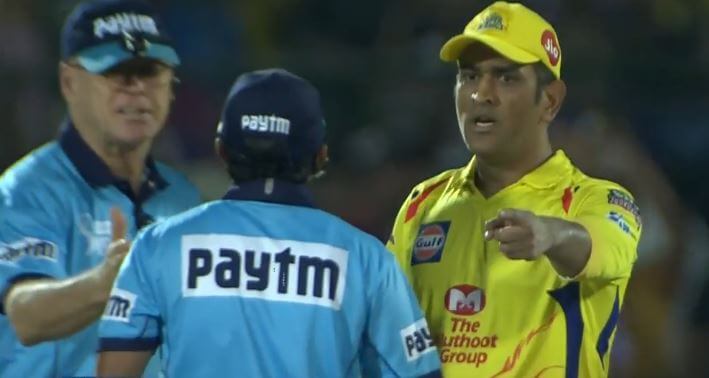 Dhoni lost his cool on umpire (Pic - Twitter)