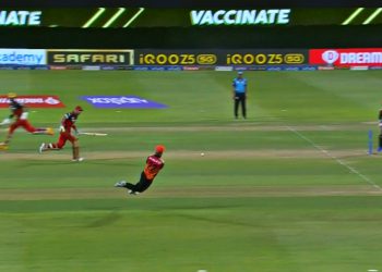 Kane Williamson hits a bullseye (Pic Credit - Disney+Hotstar/IPLT20)