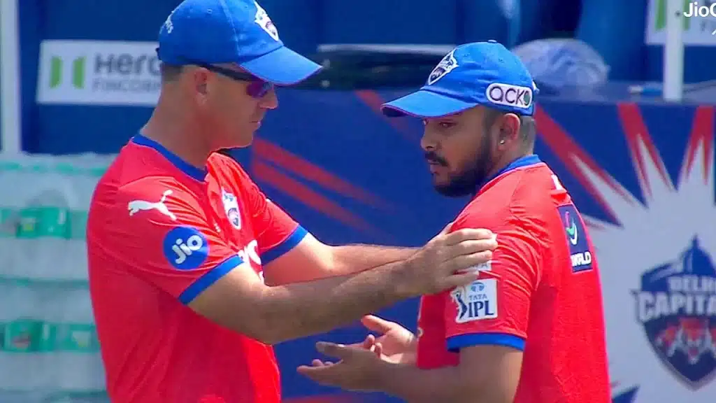 Prithvi Shaw arguing with Ricky Ponting
