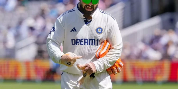 Rishabh Pant got injured during the third test match against England, Dhruv Jurel Takes Over The Charge.