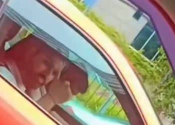 WATCH: Rohit Sharma Gives Thumbs Up to a Fan in Mumbai Traffic