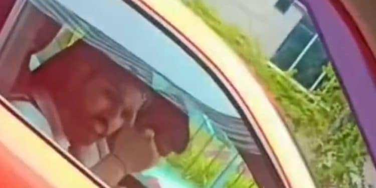 WATCH: Rohit Sharma Gives Thumbs Up to a Fan in Mumbai Traffic