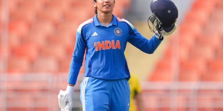 Breaking Barriers: Fastest 10,000 International Runs in Women’s Cricket