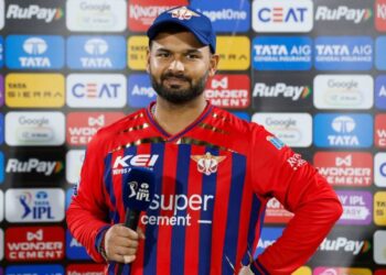 Sunil Gavaskar lashes out at IPL coverage over Rishabh Pant's on-air slip